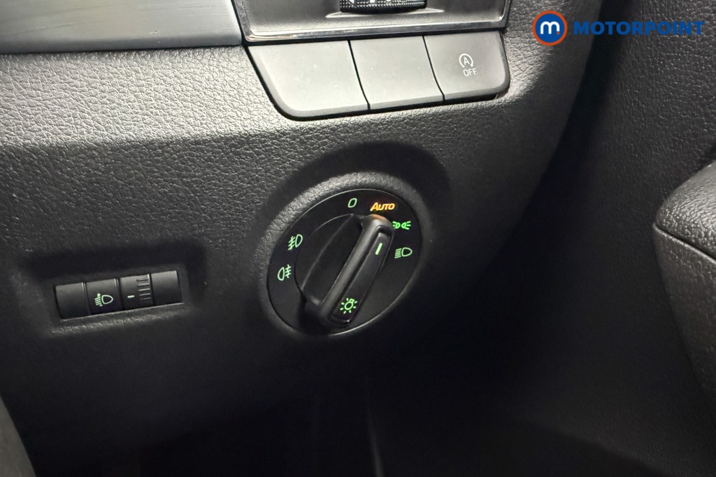 Skoda Fabia Colour Edition Manual Petrol Hatchback - Stock Number (1575692) - 8th supplementary image