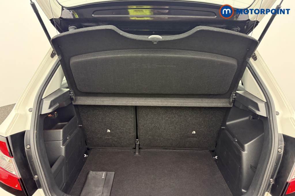 Skoda Fabia Colour Edition Manual Petrol Hatchback - Stock Number (1575692) - 13th supplementary image