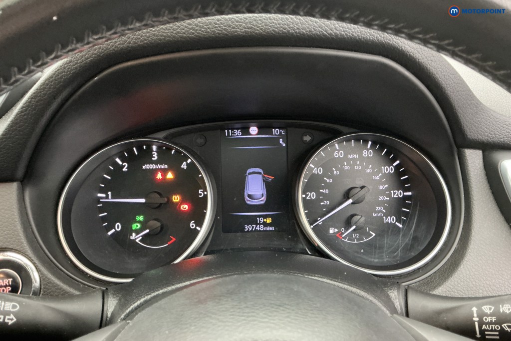 Nissan Qashqai N-Connecta Manual Diesel SUV - Stock Number (1607140) - 9th supplementary image
