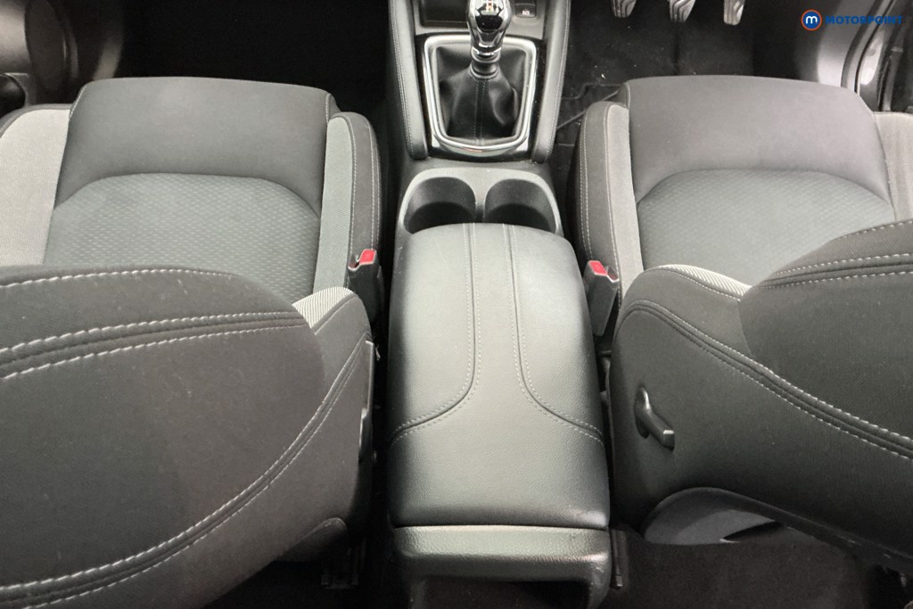 Nissan Qashqai N-Connecta Manual Diesel SUV - Stock Number (1607140) - 10th supplementary image