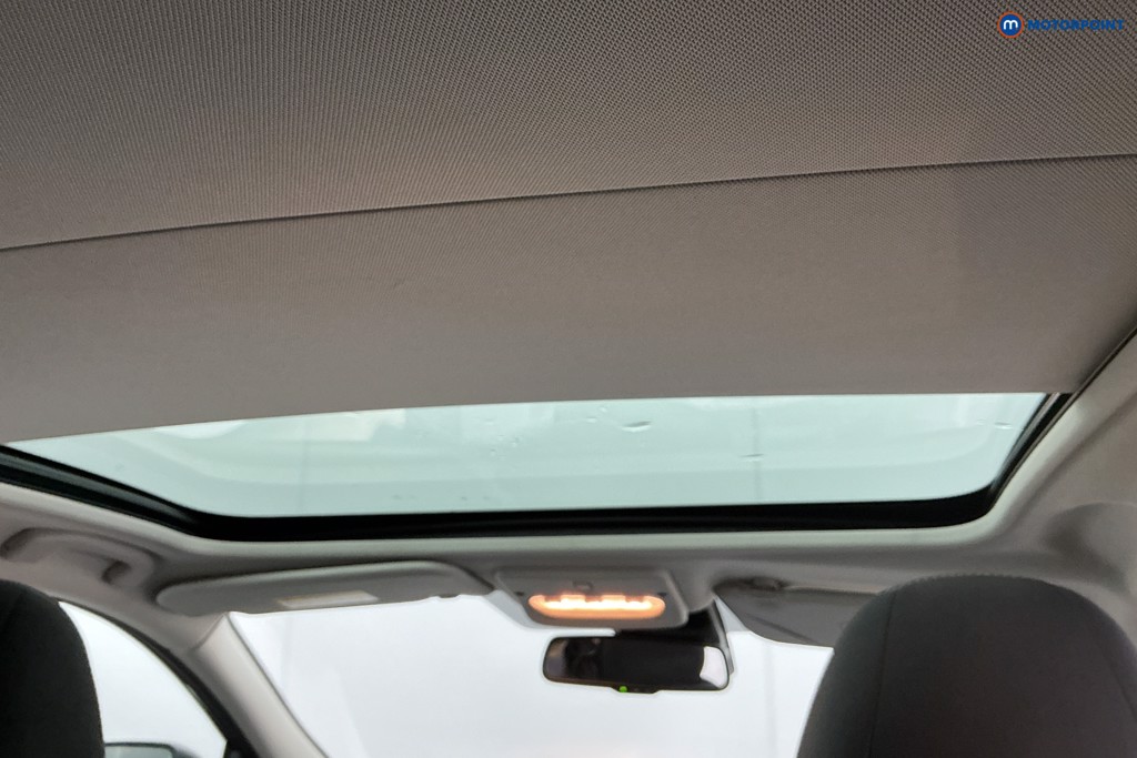 Nissan Qashqai N-Connecta Manual Diesel SUV - Stock Number (1607140) - 14th supplementary image