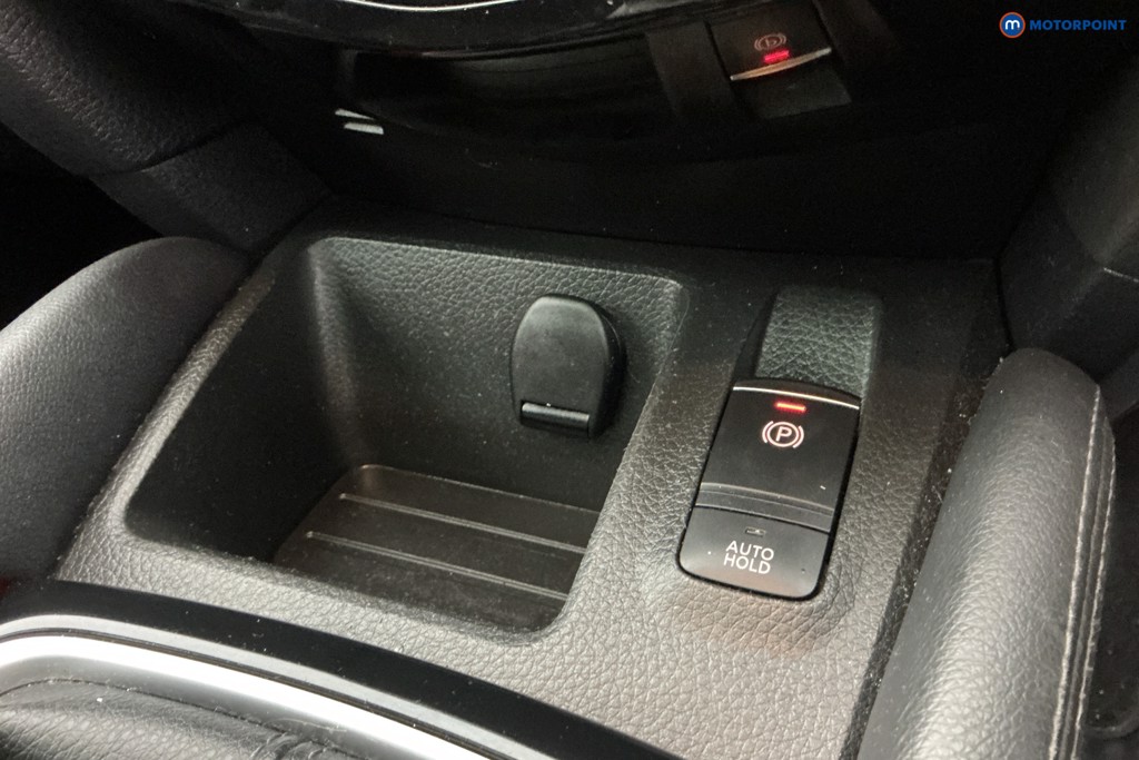 Nissan Qashqai N-Connecta Manual Diesel SUV - Stock Number (1607140) - 19th supplementary image