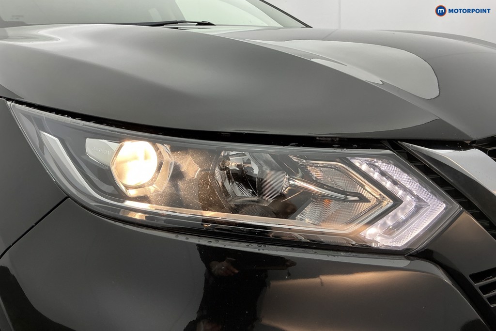 Nissan Qashqai N-Connecta Manual Diesel SUV - Stock Number (1607140) - 30th supplementary image