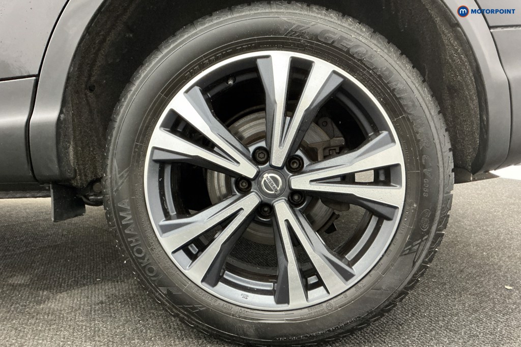 Nissan Qashqai N-Connecta Manual Diesel SUV - Stock Number (1607140) - 37th supplementary image