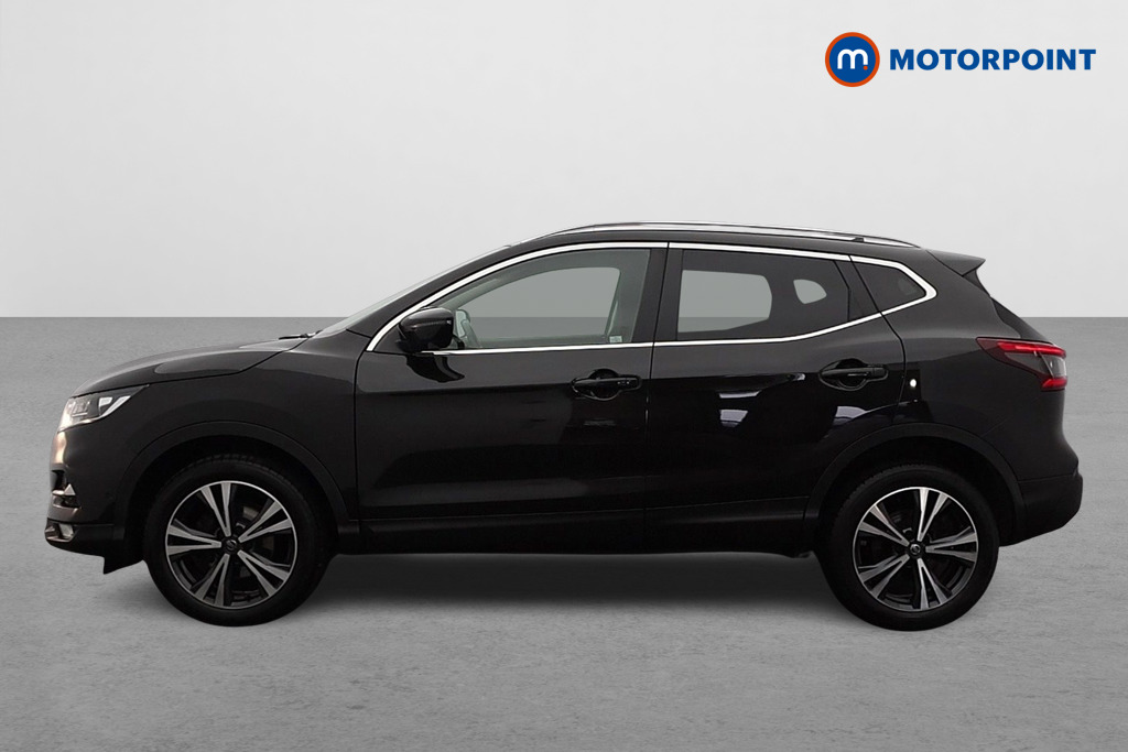 Nissan Qashqai N-Connecta Manual Diesel SUV - Stock Number (1607140) - Passenger side