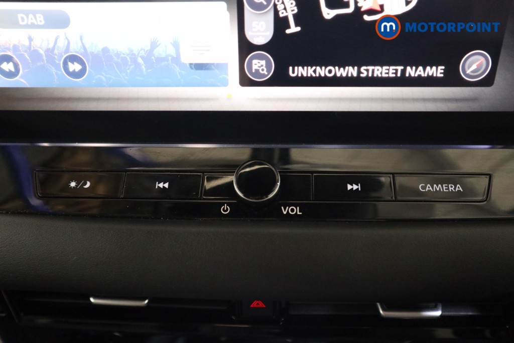 Nissan Qashqai N-Connecta Automatic Petrol SUV - Stock Number (1607590) - 7th supplementary image