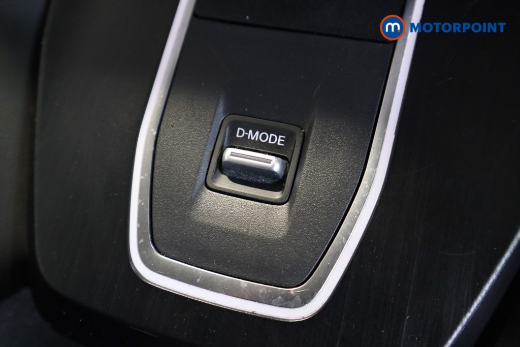 Nissan Qashqai N-Connecta Automatic Petrol SUV - Stock Number (1607590) - 11th supplementary image