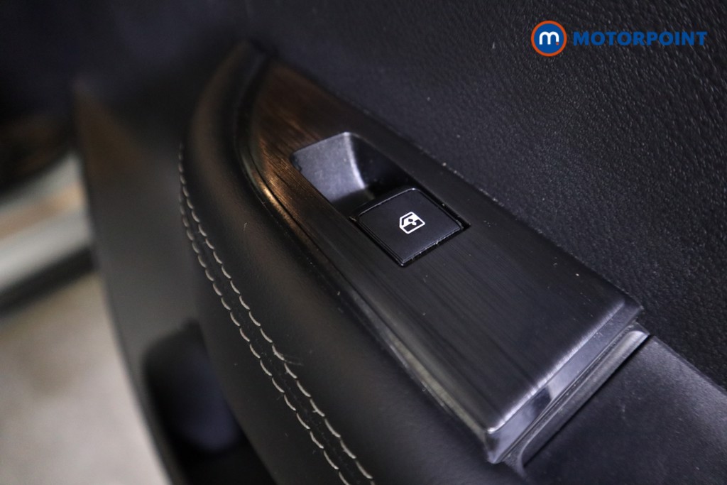 Nissan Qashqai N-Connecta Automatic Petrol SUV - Stock Number (1607590) - 20th supplementary image