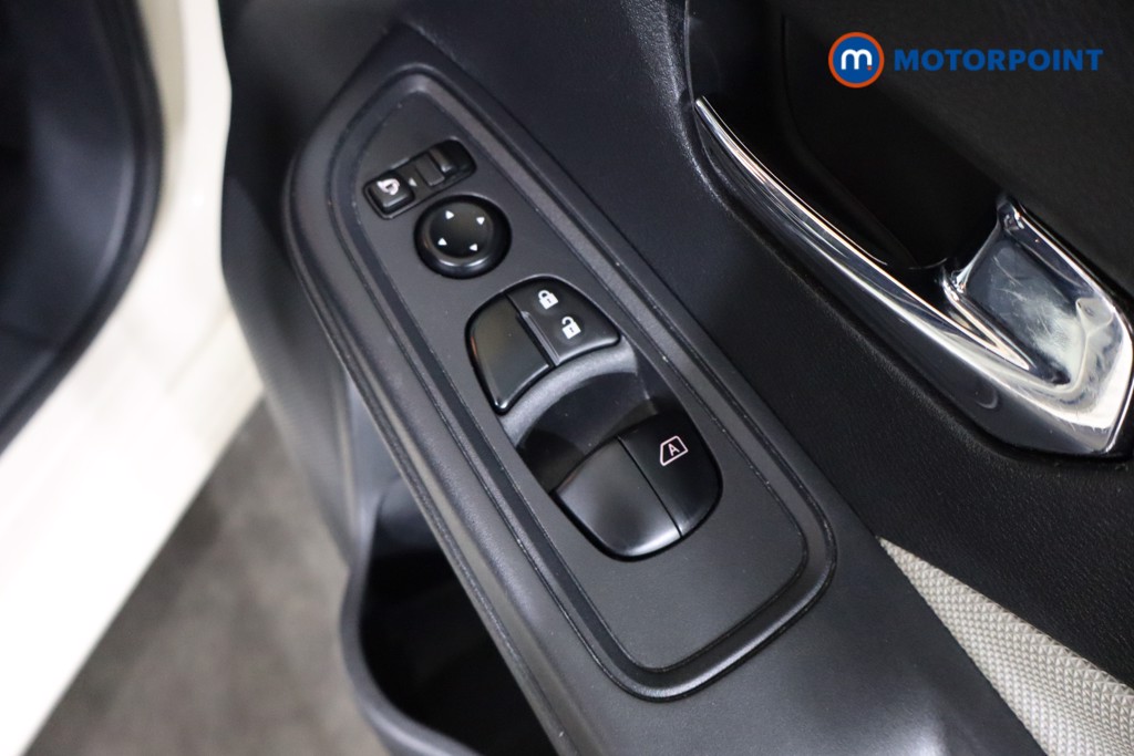 Nissan Micra N-Connecta Manual Petrol Hatchback - Stock Number (1608231) - 15th supplementary image