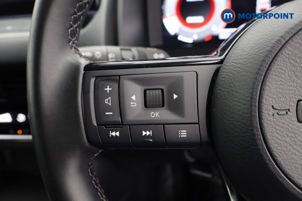 Nissan Qashqai N-Connecta Manual Petrol SUV - Stock Number (1608479) - 2nd supplementary image
