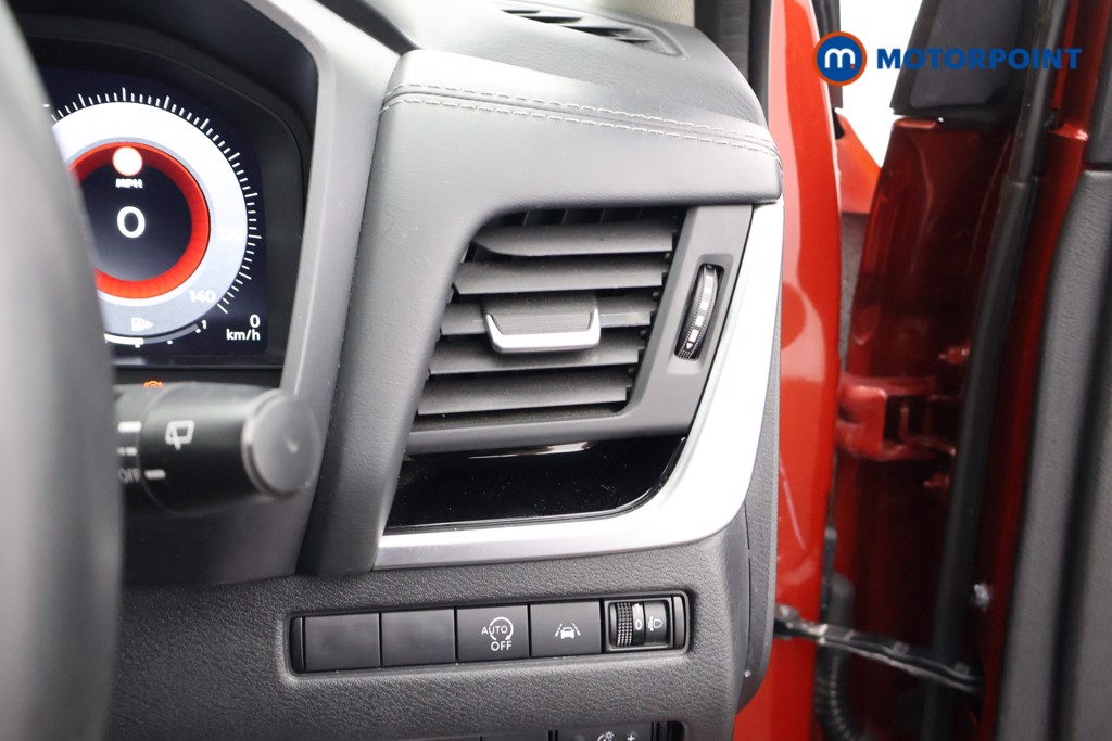 Nissan Qashqai N-Connecta Manual Petrol SUV - Stock Number (1608479) - 7th supplementary image