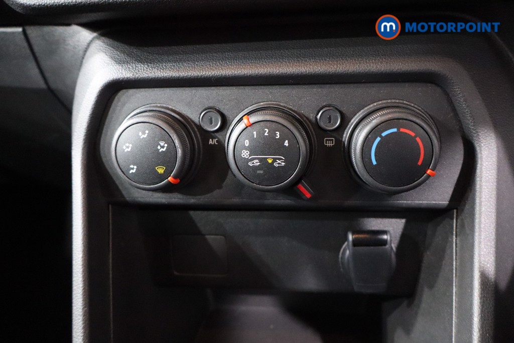 Dacia Sandero Expression Manual Petrol Hatchback - Stock Number (1608658) - 16th supplementary image
