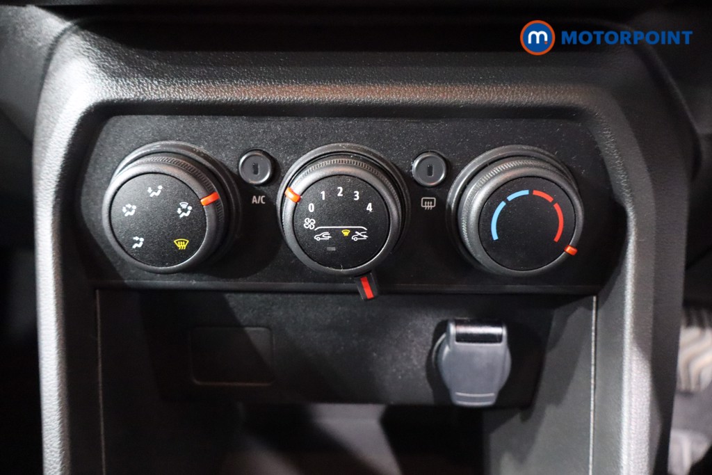 Dacia Sandero Expression Manual Petrol Hatchback - Stock Number (1608664) - 16th supplementary image