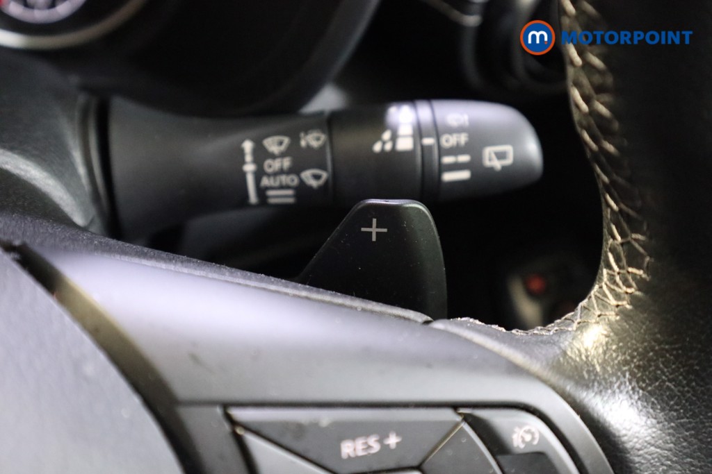 Nissan Juke N-Connecta Automatic Petrol SUV - Stock Number (1608845) - 5th supplementary image