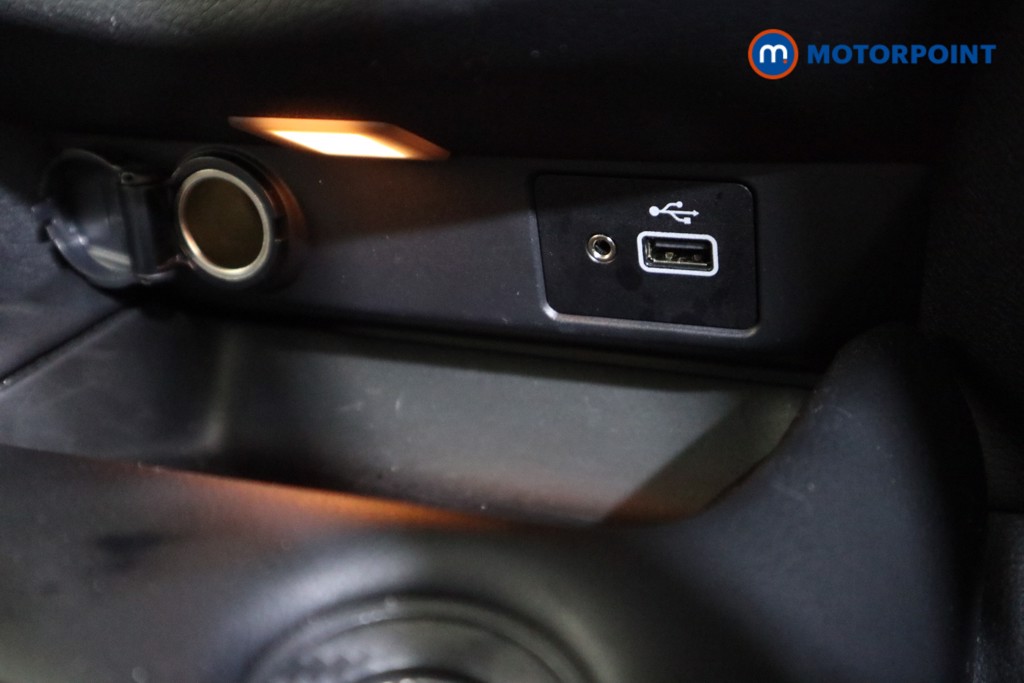 Nissan Juke N-Connecta Automatic Petrol SUV - Stock Number (1608845) - 11th supplementary image