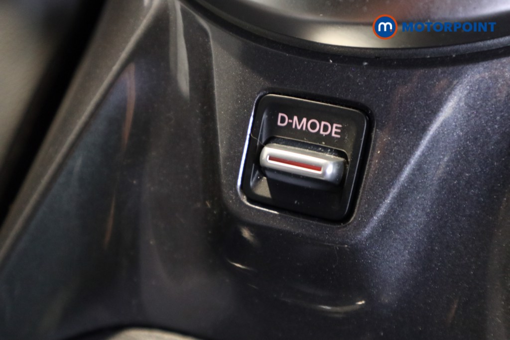 Nissan Juke N-Connecta Automatic Petrol SUV - Stock Number (1608845) - 14th supplementary image