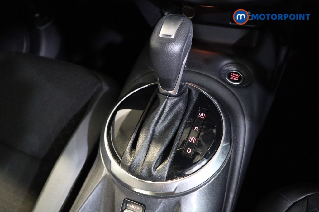 Nissan Juke N-Connecta Automatic Petrol SUV - Stock Number (1608845) - 15th supplementary image