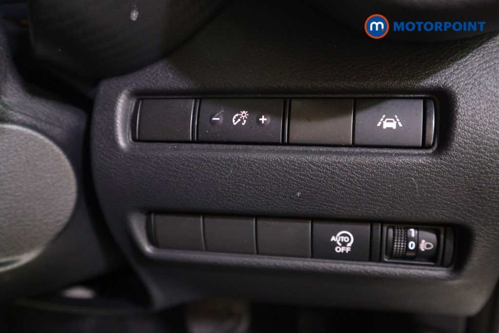 Nissan Juke N-Connecta Automatic Petrol SUV - Stock Number (1608845) - 16th supplementary image