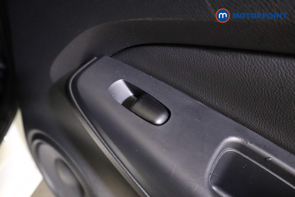 Nissan Juke N-Connecta Automatic Petrol SUV - Stock Number (1608845) - 22nd supplementary image