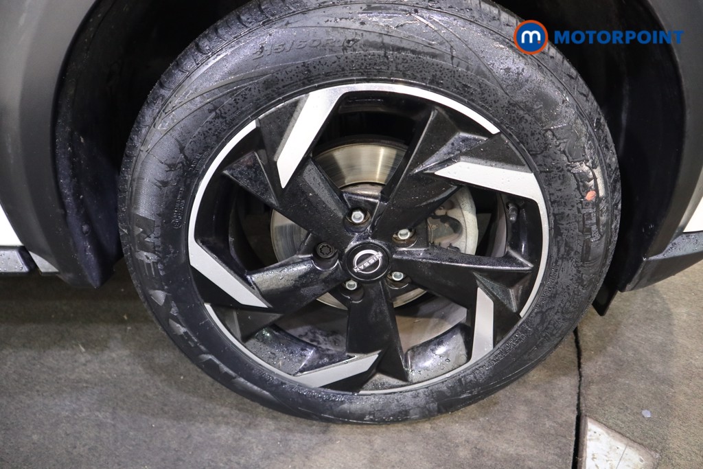 Nissan Juke N-Connecta Automatic Petrol SUV - Stock Number (1608845) - 25th supplementary image