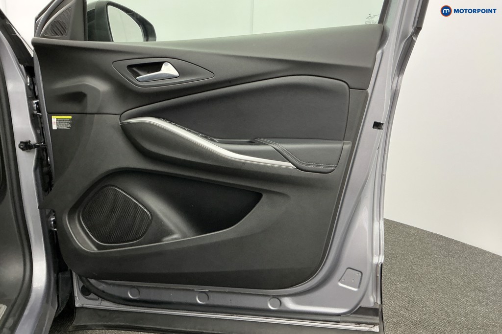 Vauxhall Grandland SRI Manual Petrol SUV - Stock Number (1608853) - 26th supplementary image