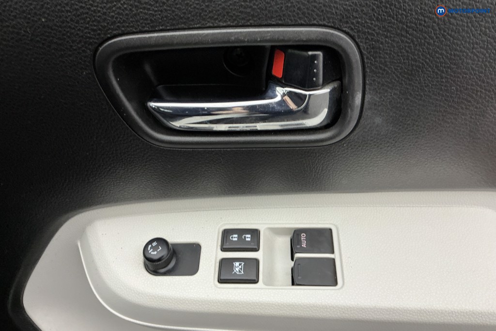 Suzuki Ignis Sz-T Manual Petrol SUV - Stock Number (1608941) - 26th supplementary image