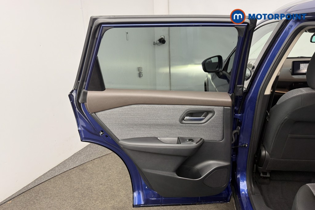 Nissan X-Trail N-Connecta Automatic Petrol-Electric Hybrid SUV - Stock Number (1610231) - 8th supplementary image