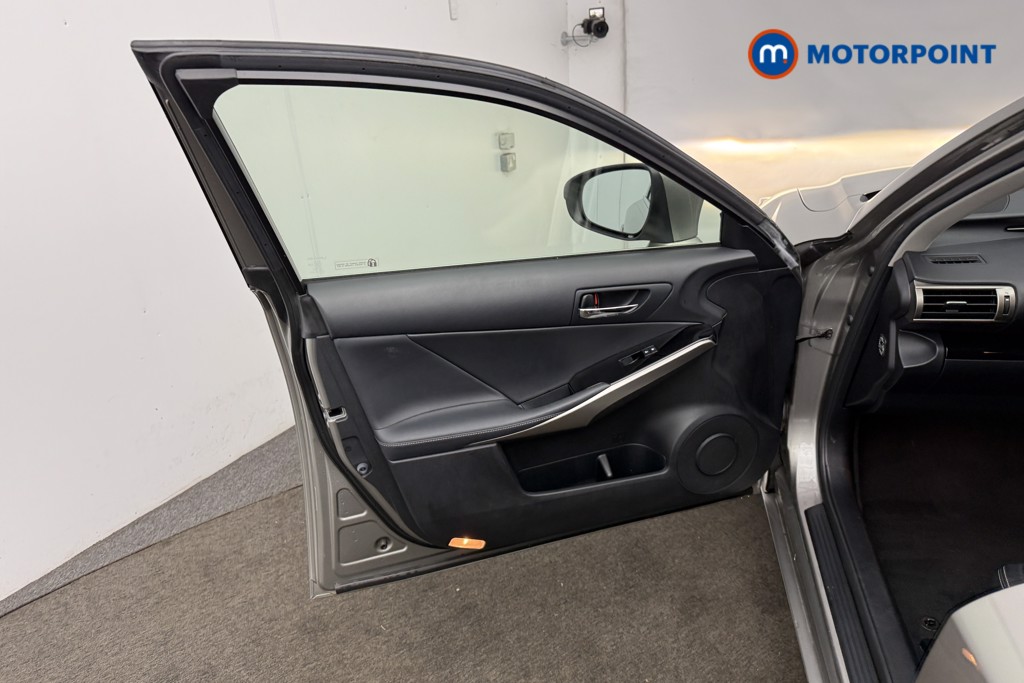 Lexus IS Executive Edition Automatic Petrol-Electric Hybrid Saloon - Stock Number (1611419) - 2nd supplementary image