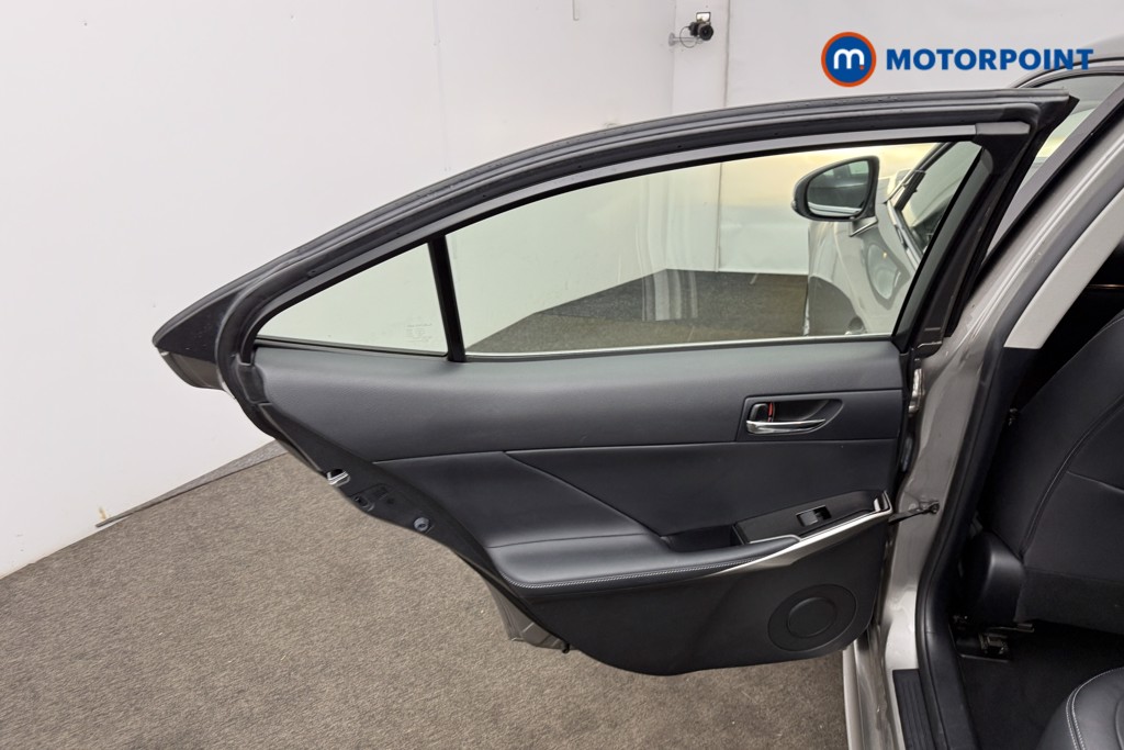 Lexus IS Executive Edition Automatic Petrol-Electric Hybrid Saloon - Stock Number (1611419) - 5th supplementary image