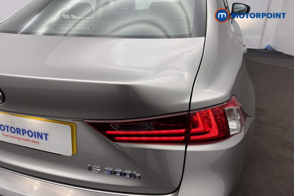 Lexus IS Executive Edition Automatic Petrol-Electric Hybrid Saloon - Stock Number (1611419) - 8th supplementary image