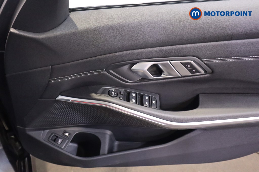 BMW 3 Series Sport Pro Automatic Petrol Plug-In Hybrid Saloon - Stock Number (1611590) - 9th supplementary image