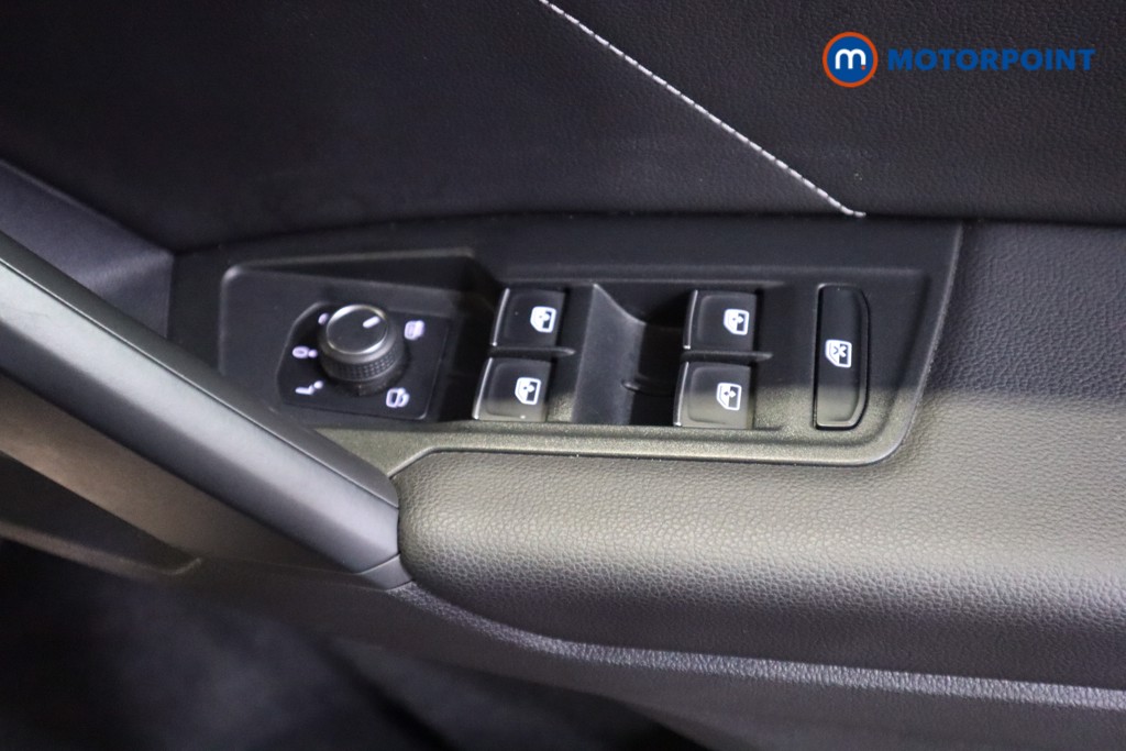 Volkswagen Tiguan R-Line Automatic Petrol SUV - Stock Number (1611939) - 11th supplementary image