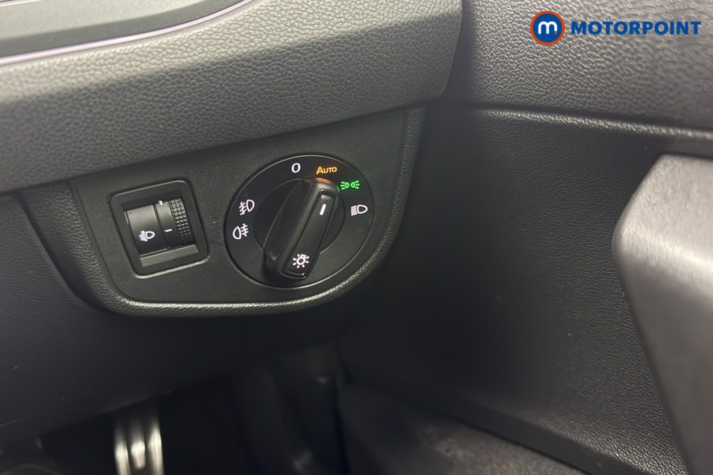 Volkswagen Polo R-Line Manual Petrol Hatchback - Stock Number (1612404) - 8th supplementary image