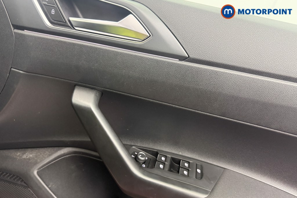 Volkswagen Polo R-Line Manual Petrol Hatchback - Stock Number (1612404) - 10th supplementary image