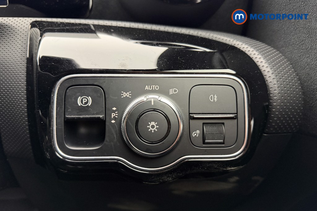 Mercedes-Benz A Class Amg Line Manual Petrol Hatchback - Stock Number (1612560) - 6th supplementary image