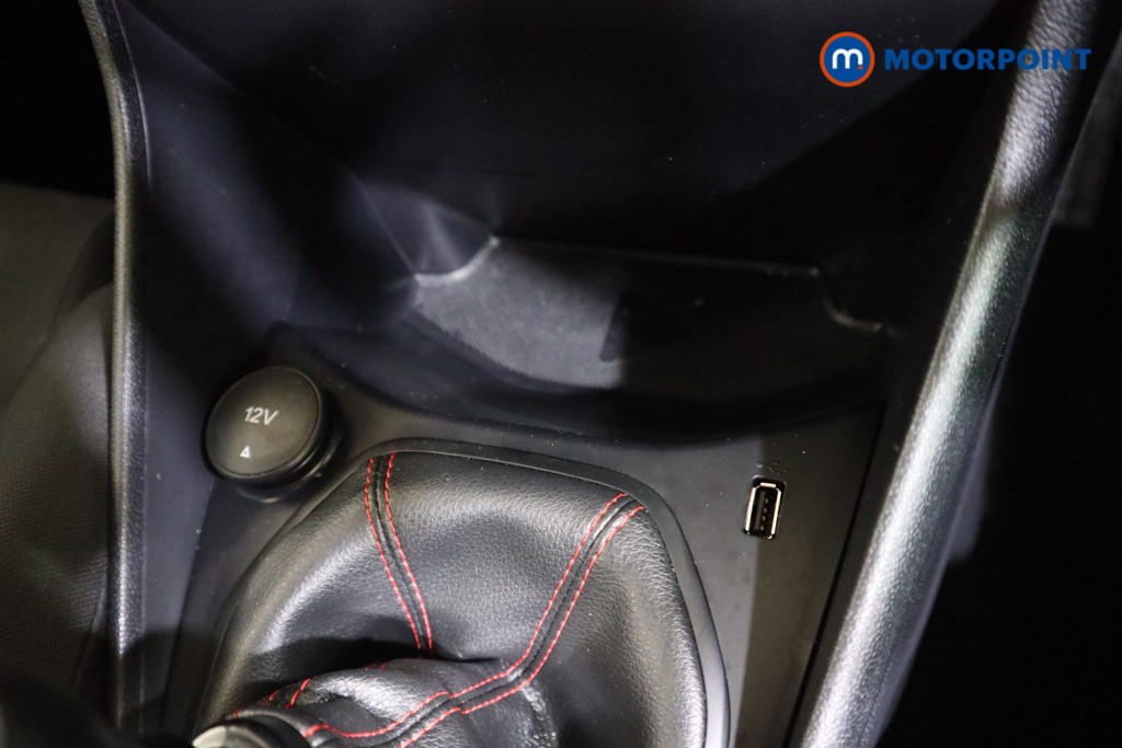 Ford Fiesta St-Line Edition Manual Petrol Hatchback - Stock Number (1613424) - 9th supplementary image