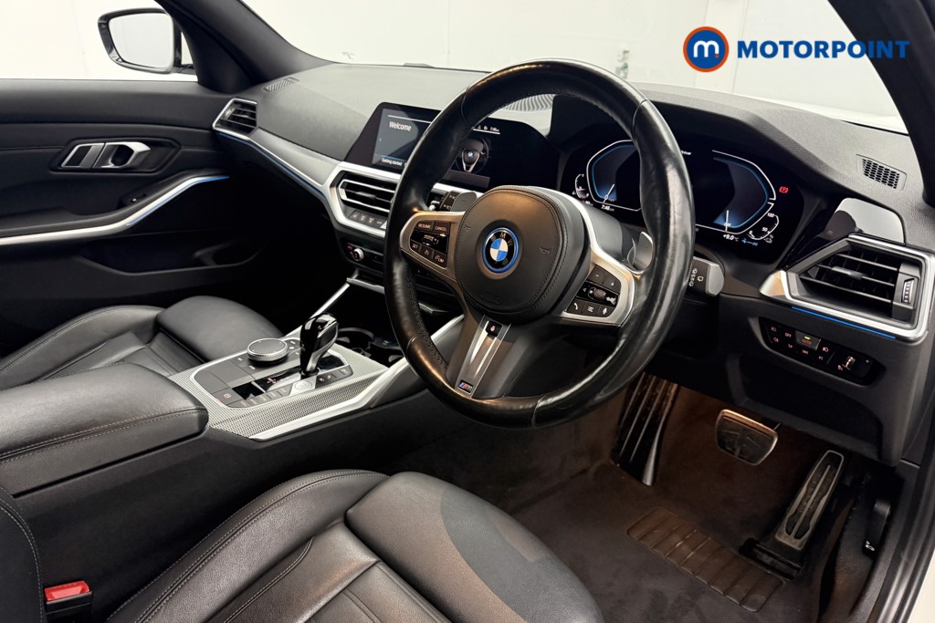 BMW 3 Series M Sport Automatic Petrol Plug-In Hybrid Estate - Stock Number (1613592) - 5th supplementary image
