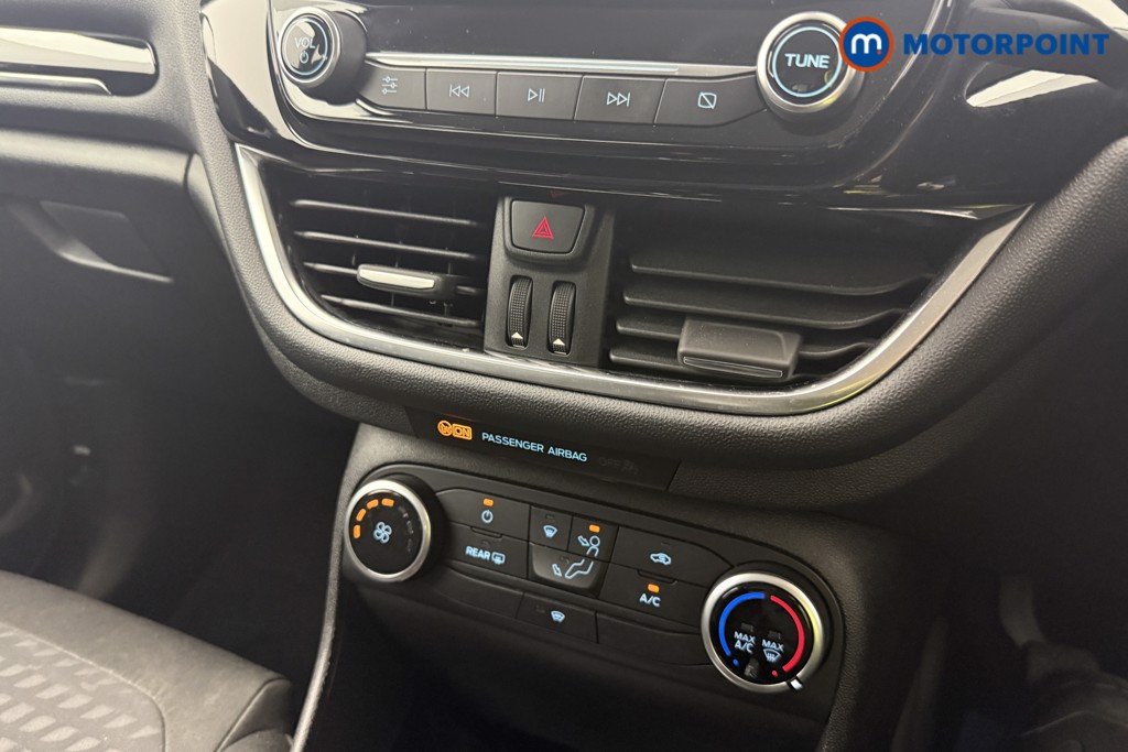 Ford Fiesta Zetec Manual Petrol Hatchback - Stock Number (1613765) - 3rd supplementary image