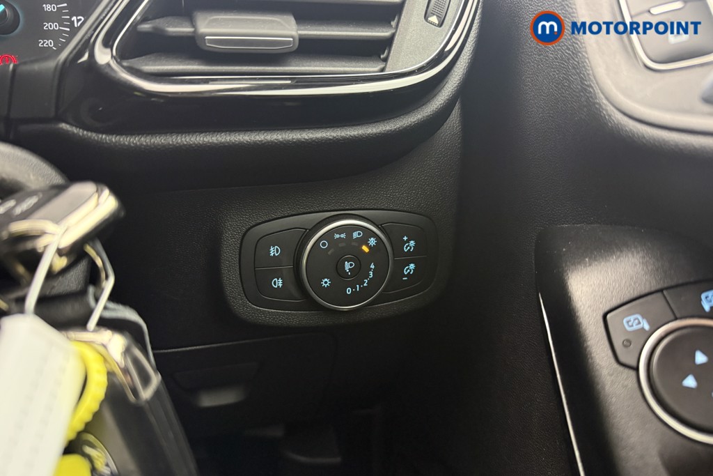 Ford Fiesta Zetec Manual Petrol Hatchback - Stock Number (1613765) - 8th supplementary image