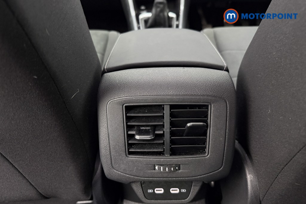 Volkswagen T-Roc Style Manual Petrol SUV - Stock Number (1613860) - 6th supplementary image