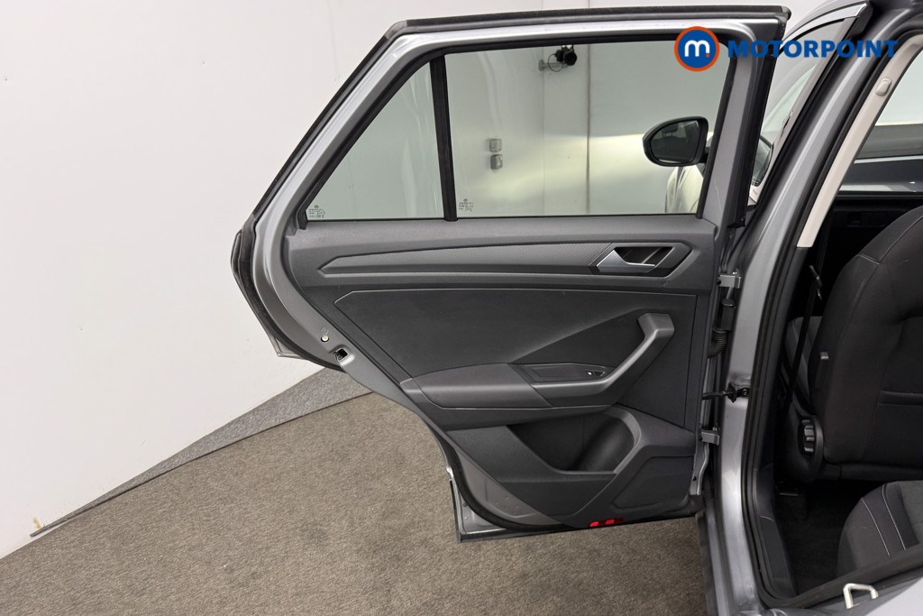 Volkswagen T-Roc Style Manual Petrol SUV - Stock Number (1613860) - 7th supplementary image