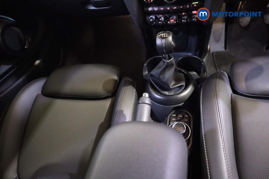 Mini Hatchback One Classic Manual Petrol Hatchback - Stock Number (1613947) - 8th supplementary image