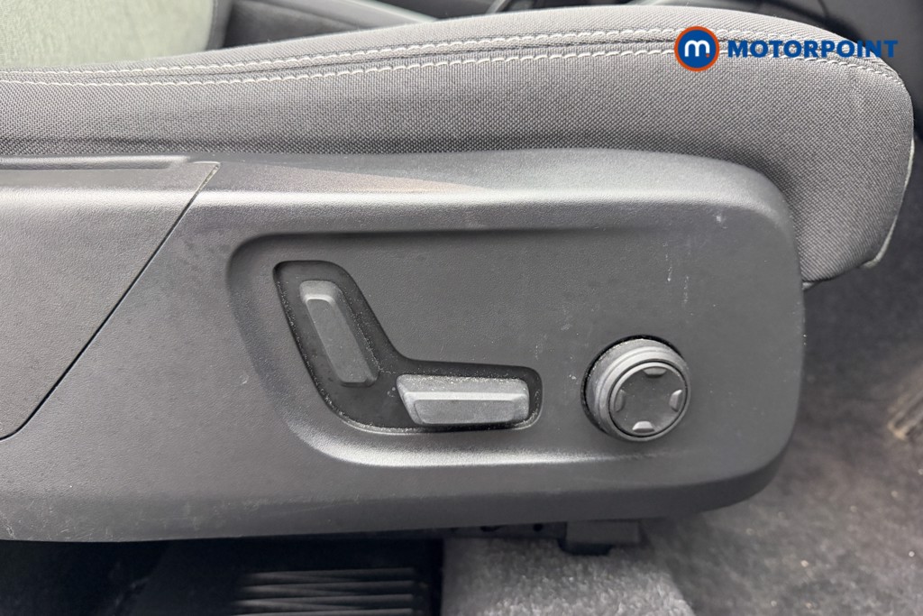 Volvo Xc40 Plus Automatic Petrol SUV - Stock Number (1614284) - 16th supplementary image