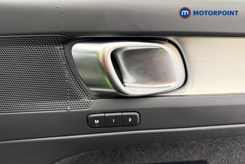 Volvo Xc40 Plus Automatic Petrol SUV - Stock Number (1614284) - 18th supplementary image
