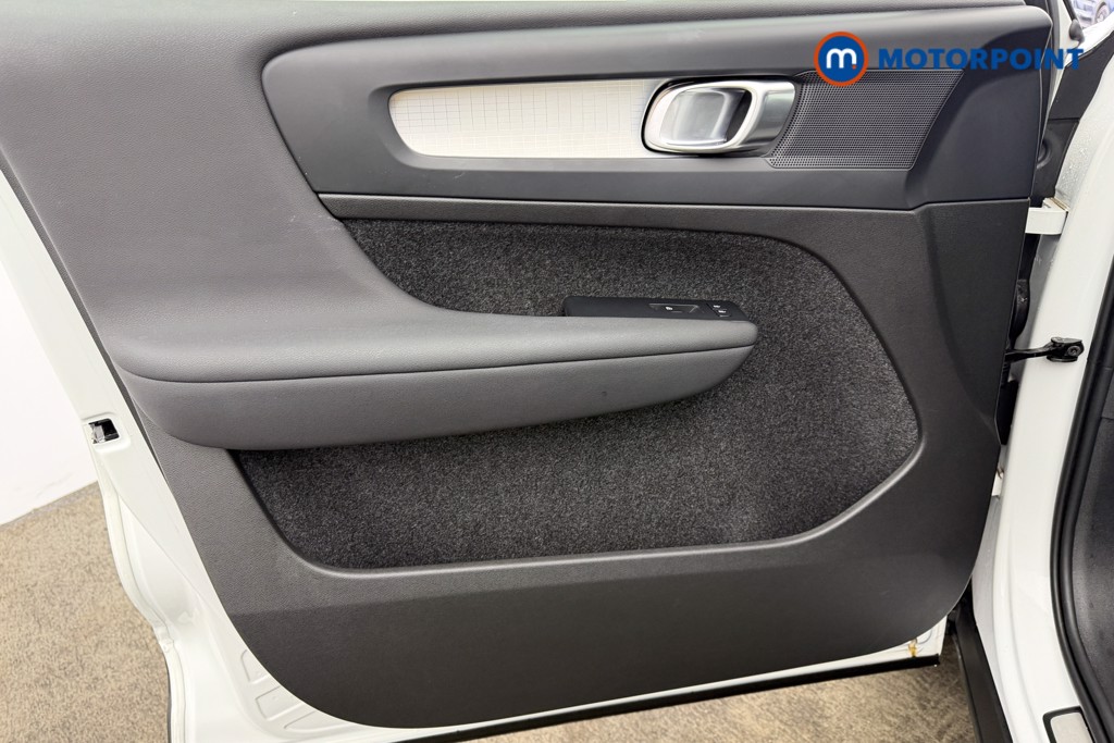 Volvo Xc40 Plus Automatic Petrol SUV - Stock Number (1614284) - 35th supplementary image