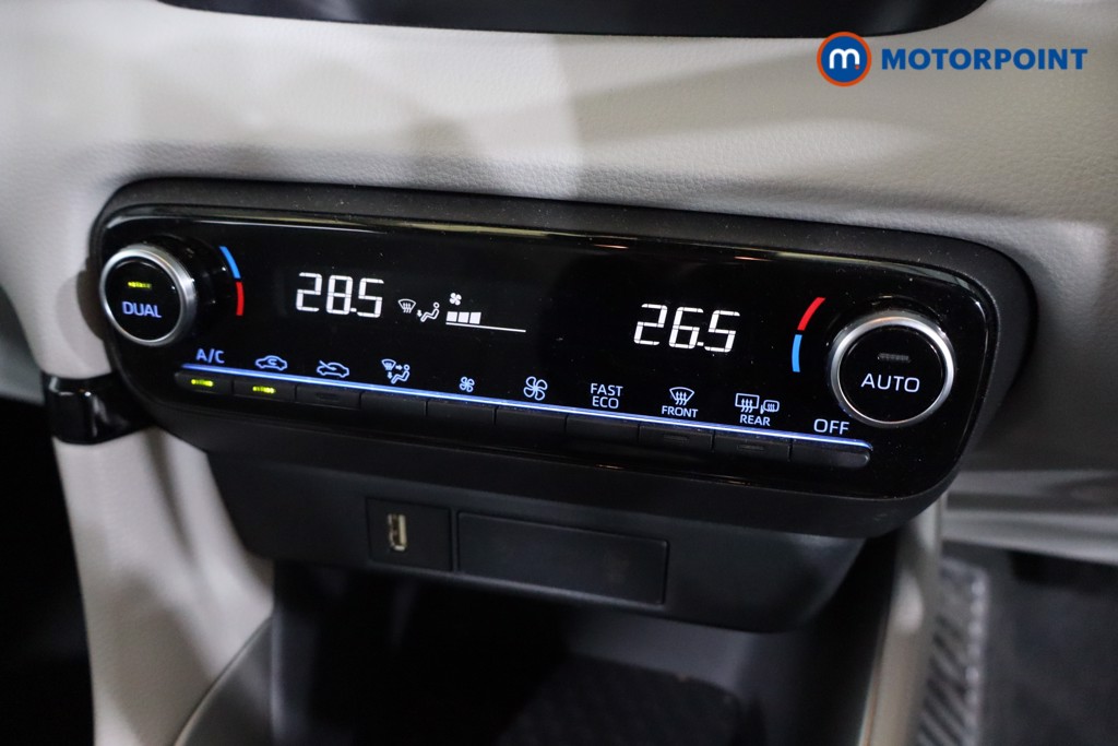 Toyota Yaris Excel Automatic Petrol-Electric Hybrid Hatchback - Stock Number (1614982) - 9th supplementary image