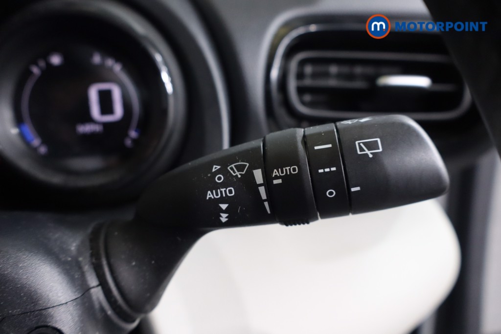 Toyota Yaris Excel Automatic Petrol-Electric Hybrid Hatchback - Stock Number (1614982) - 14th supplementary image