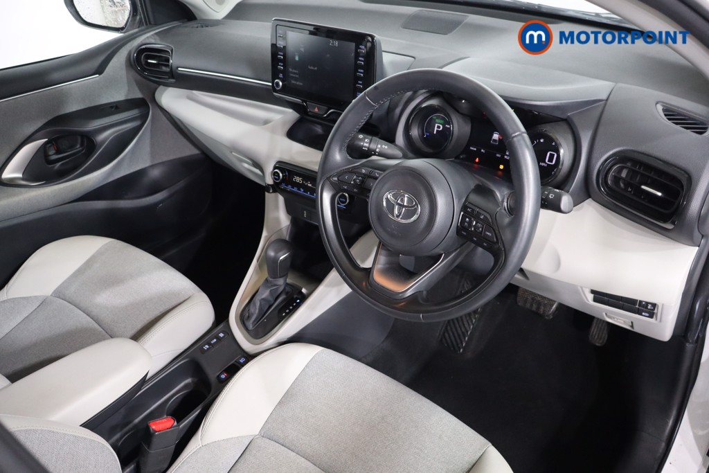 Toyota Yaris Excel Automatic Petrol-Electric Hybrid Hatchback - Stock Number (1614982) - 1st supplementary image