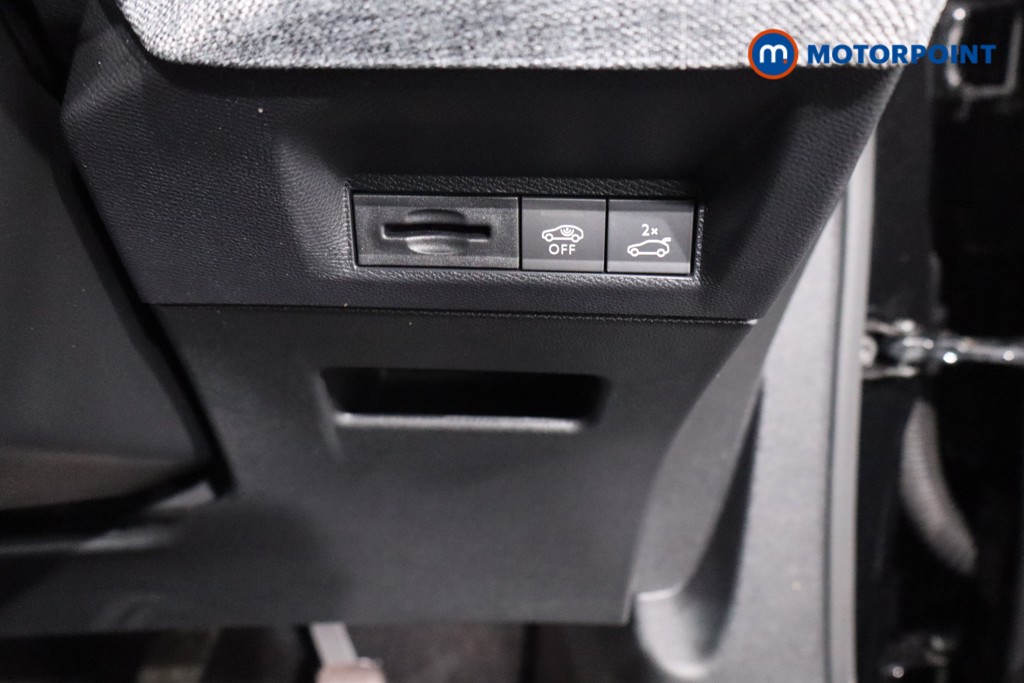 Peugeot 5008 GT Automatic Petrol SUV - Stock Number (1615167) - 22nd supplementary image