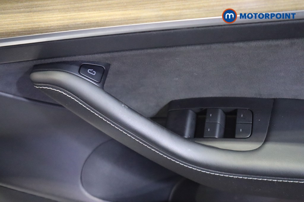 Tesla Model 3 Long Range Automatic Electric Saloon - Stock Number (1615757) - 9th supplementary image